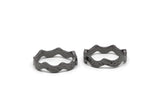 Gunmetal Wavy Ring, 2 Gunmetal Plated Brass Wavy Rings (17mm) N0356