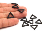 Siyah Üçgen Tılsım - 12 Oksitlenmiş Pirinç Siyah Üçgen Tılsım (17x2mm) D0017 S788