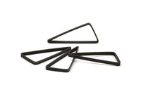 Siyah Üçgen - 24 Oksitlenmiş Pirinç Siyah Açık Üçgen, Tılsımlar, Bulgular (30x33x15mm) BS 1148 S515