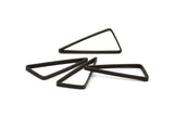 Siyah Üçgen - 24 Oksitlenmiş Pirinç Siyah Açık Üçgen, Tılsımlar, Bulgular (30x33x15mm) BS 1148 S515