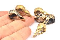 Tiny Bird Skull,  1 Solid Bronze and Oxidized Bronze Bird Skull Pendant (25x12x11mm) N0343