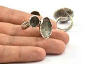 Duchess Ring Setting , 1 Antique Silver Plated Duchess Ring Setting with Pad Size 21mm U047