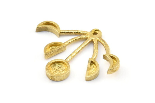 Moon Phases Earring, 4 Raw Brass Crescent Earrings With 1 Loop, Pendant Findings (24x27x2mm) E235