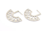 Geometrik Küpe Bulguları, 2 Gümüş Tonlu Etnik Yarım Daire Dokulu Küpe Bulguları (36x29x1mm) BS 2053