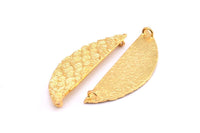 Altın Yarım Ay, 1 Altın Kaplama Pirinç Balık Pulu Dokulu Yarım Daire Kolye, 2 Halka (43x13,5 mm) E405