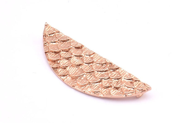 Gül Altın Yarım Ay, 1 Gül Altın Kaplama Pirinç Balık Pulu Dokulu Yarım Daire Kolye, 2 Halka (43x13,5 mm) E405