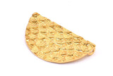 Altın Yarım Ay, 1 Altın Kaplama Pirinç Balık Pulu Dokulu Yarım Daire Kolye 2 Döngülü (33,5x18 mm) E403 Q0301