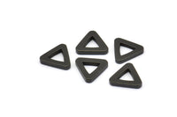 Siyah Üçgen Charm - 12 Oksitlenmiş Pirinç Siyah Üçgen (10x2mm) D0019