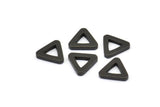 Siyah Üçgen Charm - 12 Oksitlenmiş Pirinç Siyah Üçgen (10x2mm) D0019