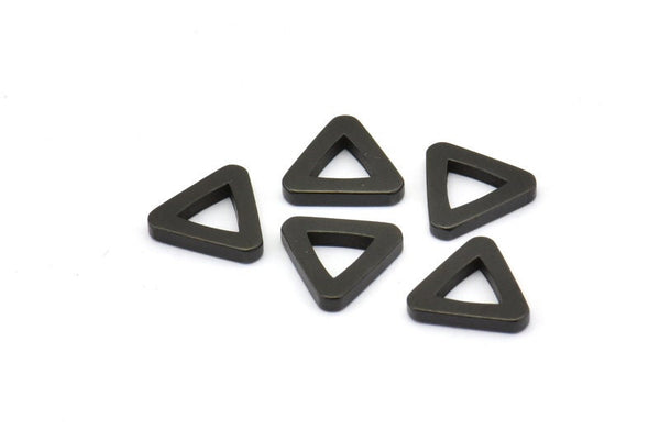 Siyah Üçgen Charm - 12 Oksitlenmiş Pirinç Siyah Üçgen (10x2mm) D0019