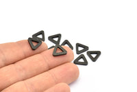 Siyah Üçgen Charm - 12 Oksitlenmiş Pirinç Siyah Üçgen (10x2mm) D0019