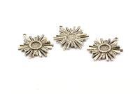 Silver Badge Charm, 2 Antique Silver Plated Brass Rosette Charms With 1 Loop, Pendants, Earrings (29x25mm) N0811