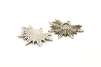 Silver Badge Charm, 2 Antique Silver Plated Brass Rosette Charm Pendants With 1 Loop, Earrings - Pad Size 6mm (33x24mm) N0751
