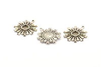 Silver Badge Charm, 2 Antique Silver Plated Brass Rosette Charms With 1 Loop, Pendants, Earrings (28x21mm) N0828