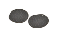 Siyah Yuvarlak Charm, 1 Delikli 4 Oksitlenmiş Siyah Pirinç Dokulu Yuvarlak Damgalama Boşluğu, Küpeler, Kolye Uçları (29x28x0,60 mm) D0826 S986