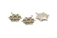 Silver Badge Charm, 2 Antique Silver Plated Brass Rosette Charms With 1 Loop, Pendants, Earrings (28x21mm) N0827