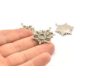 Silver Badge Charm, 2 Antique Silver Plated Brass Rosette Charms With 1 Loop, Pendants, Earrings (28x21mm) N0827