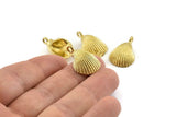 Brass Shell Charm, Raw Brass Sea Shell Charm With 1 Loop, Pendants, Earrings, Findings (16x22mm) N0905
