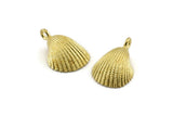Brass Shell Charm, Raw Brass Sea Shell Charm With 1 Loop, Pendants, Earrings, Findings (16x22mm) N0905