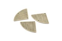 Gümüş Üçgen Charm, 2 Delikli 6 Dokulu Antik Gümüş Kaplamalı Pirinç Yelpaze Charm, Damgalama Boşlukları, Bulgular (30x19x0,80 mm) M323