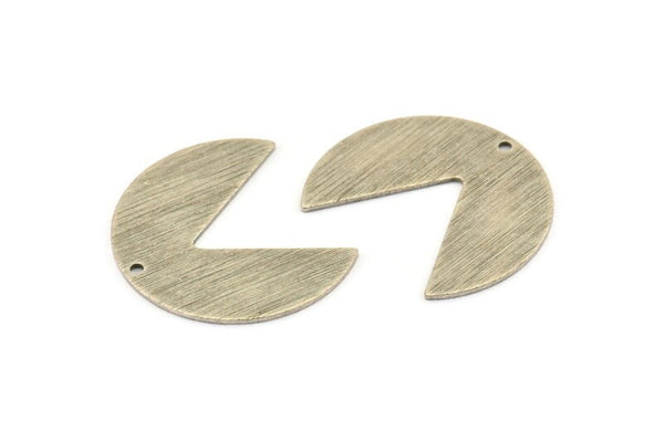 Silver Circle Charm, 4 Textured Antique Silver Plated Brass Pizza Slice Charms With 1 Hole, Blanks, Findings (30x26x0.80mm) M184