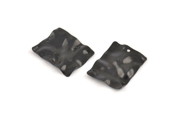 Siyah Dalgalı Dikdörtgen, 1 Delikli 6 Oksitlenmiş Siyah Pirinç Dalgalı Dikdörtgen Tılsım (24x19x0,60 mm) D869