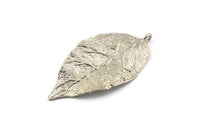 Gümüş Yaprak Charm, 1 Döngülü Gümüş Tonlu Pirinç Yaprak Charmlar (60x30x1,4 mm) E255