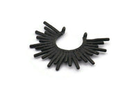 Siyah Güneş Kolye, 2 Oksitlenmiş Siyah Pirinç Dokulu Güneş Kolye, 2 Halka (38x27,5x1,7 mm) E210 H1368