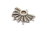 Silver Sun Charm, 2 Antique Silver Plated Brass Pendants With 1 Loop - Pad Size 6mm (23x32mm) N0726