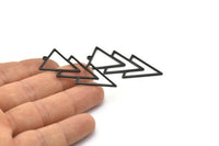 Siyah Üçgen Charm, 1 Döngülü 4 Oksitlenmiş Siyah Pirinç Üçgen Charm (49x21x1mm) M01126 H1254