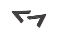 Siyah V Şeklinde, 1 Delikli 12 Oksitlenmiş Siyah Pirinç V Şeklinde Tılsım (22x18x1mm) M01244 H1260