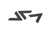 Siyah V Şeklinde, 1 Delikli 12 Oksitlenmiş Siyah Pirinç V Şeklinde Tılsım (22x18x1mm) M01244 H1260