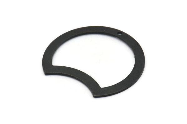 Siyah Ay Tılsımı, 1 Delikli 4 Oksitlenmiş Siyah Pirinç Ay Tılsımı (35x28x0,80 mm) M119