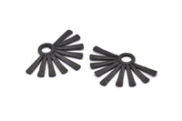 Siyah Güneş Kolye, Çekiçle Dövülmüş Oksitlenmiş Siyah Pirinç Güneş Kolye, 1 Halka (44x31x2mm) BS 1924