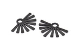 Siyah Güneş Kolye, Çekiçle Dövülmüş Oksitlenmiş Siyah Pirinç Güneş Kolye, 1 Halka (44x31x2mm) BS 1924
