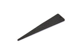 Siyah Üçgen Tılsımı, 1 Delikli 3 Çekiçlenmiş Oksitlenmiş Siyah Pirinç Üçgen Tılsımı (11x50x1,2 mm) N0276