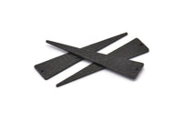 Siyah Üçgen Tılsımı, 1 Delikli 3 Çekiçlenmiş Oksitlenmiş Siyah Pirinç Üçgen Tılsımı (11x50x1,2 mm) N0276