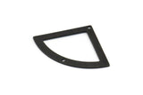 Siyah Üçgen Charm, 2 Delikli 4 Dokulu Oksitlenmiş Siyah Pirinç Yelpaze Charm (40x27x0,80 mm) M326