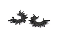 Siyah Güneş Kolye, 2 Oksitlenmiş Siyah Pirinç Dokulu Güneş Kolye, 2 Halka (38x27,5x1,7 mm) E210 H1368