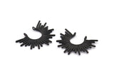 Siyah Güneş Kolye, 2 Oksitlenmiş Siyah Pirinç Dokulu Güneş Kolye, 2 Halka (38x27,5x1,7 mm) E210 H1368