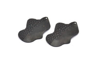 Siyah Düzensiz Tılsım, 1 Delikli 6 Oksitlenmiş Siyah Pirinç Düzensiz Tılsım, Bulgular (30x19x0,60 mm) D1047
