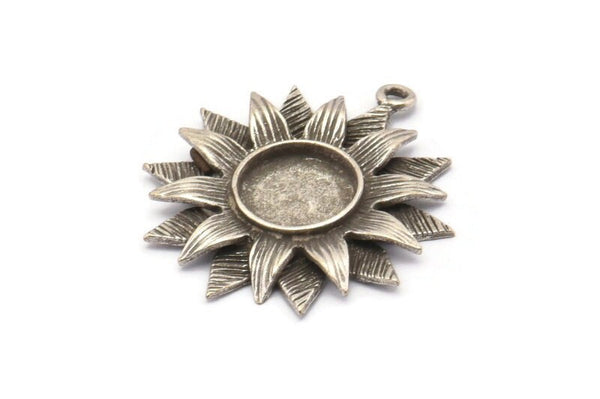 Silver Sunflower Charm, 2 Antique Silver Plated Brass Flower Charms With 1 Loop, Pendants, Earrings (31x27mm) N0718