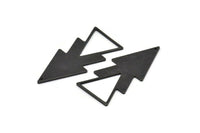 Siyah Üçgen Tılsımı, 1 Delikli 4 Oksitlenmiş Siyah Pirinç Üçgen Tılsımı (47x21x1mm) M01107