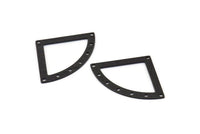 Siyah Üçgen Charm, 8 Delikli 4 Dokulu Oksitlenmiş Siyah Pirinç Yelpaze Charm, Damgalama Boşlukları, Bulgular (40x27x0,80 mm) M328