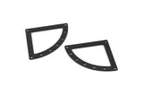 Siyah Üçgen Charm, 8 Delikli 4 Dokulu Oksitlenmiş Siyah Pirinç Yelpaze Charm, Damgalama Boşlukları, Bulgular (40x27x0,80 mm) M328