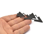 Siyah Üçgen Charm, 1 Döngülü 4 Oksitlenmiş Siyah Pirinç Üçgen Charm (49x21x1mm) M01111 H1269