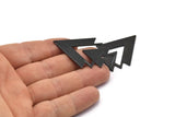 Siyah Üçgen Tılsımı, 1 Delikli 2 Oksitlenmiş Siyah Pirinç Ağaç Tılsımı (47x33x1mm) M01220