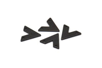 Siyah V Şeklinde, 2 Delikli 12 Oksitlenmiş Siyah Pirinç V Şeklinde Tılsım (15x13x1mm) M01241