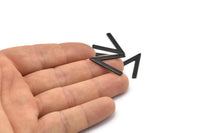 Siyah V Şeklinde, 1 Delikli 10 Oksitlenmiş Siyah Pirinç V Şeklinde Tılsım (23x19x1mm) M01169 H1282