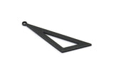 Siyah Üçgen Charm, 1 Döngülü 6 Oksitlenmiş Siyah Pirinç Üçgen Charm (40x11x1mm) BS 2184 H1383
